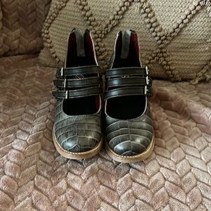 Size 5 Freebirds worn once